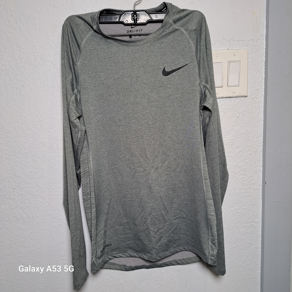 Nike Men's Gray Dri-FIT Long Sleeve Shirt